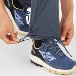 Salomon Wayfarer Pant Femme -Patago Vetements Magasin main LC1704300 5 MOD wayfarerpants ebony ankleadjustment w.png.high res 8eee