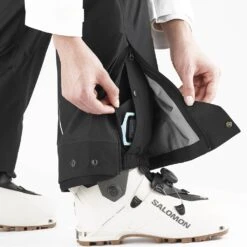 Salomon Mountain Gore-Tex 3L Pants Femme Noir 15 Salomon Mountain Gore-Tex 3L Pants Femme Noir -Patago Vetements Magasin main LC1826100 5 MOD mtngoretex3lpants deepblackwhite 2snapsandgaitor w.png.hig 0612