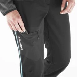 Salomon Mountain Gore-Tex Softshell Pant Femme Noir -Patago Vetements Magasin main LC1843300 5 MOD mtngtxsoftshellpant deepblackbluefish patchpocket w.png.hi a3eb