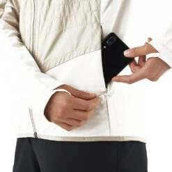 Salomon Outline All Season Hybrid Femme 14 Salomon Outline All Season Hybrid Femme -Patago Vetements Magasin main LC1859500 5 MOD outlineallseasonhybrid rainydayplazataupe handpocket w 8be3